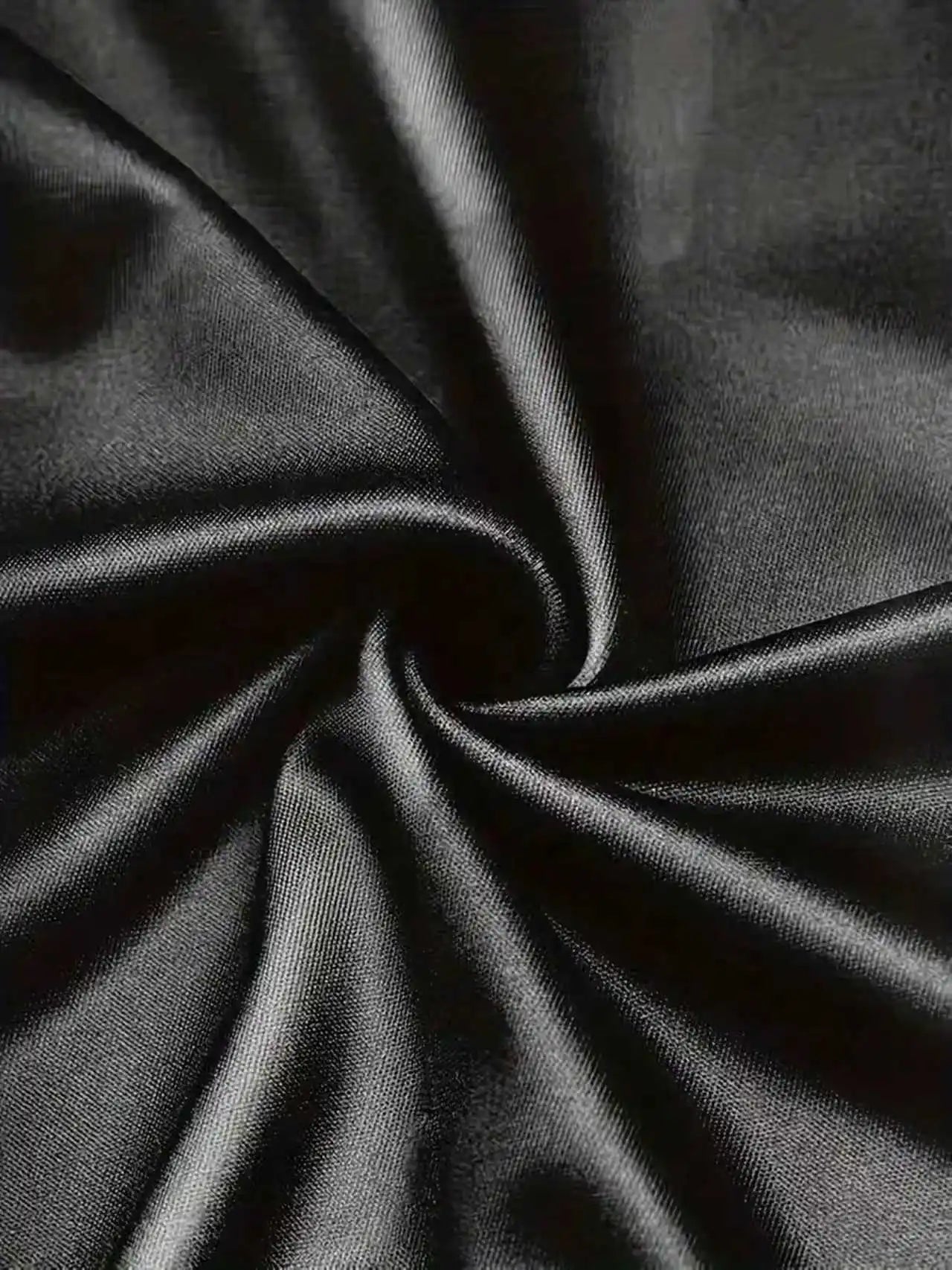 The new men's round-neck hoodie for Spring and Autumn 2025 is a casual and fashionable streetwear with letter prints